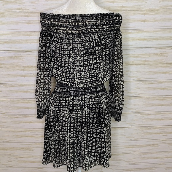 MICHAEL Michael Kors Off Shoulder Dress - Picture 6 of 8